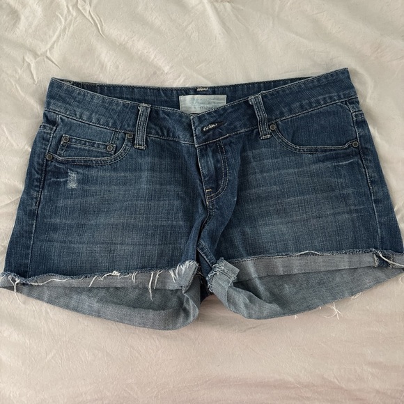 Maurice’s Denim Blue Women's Shorts size 9/10 - Picture 1 of 3